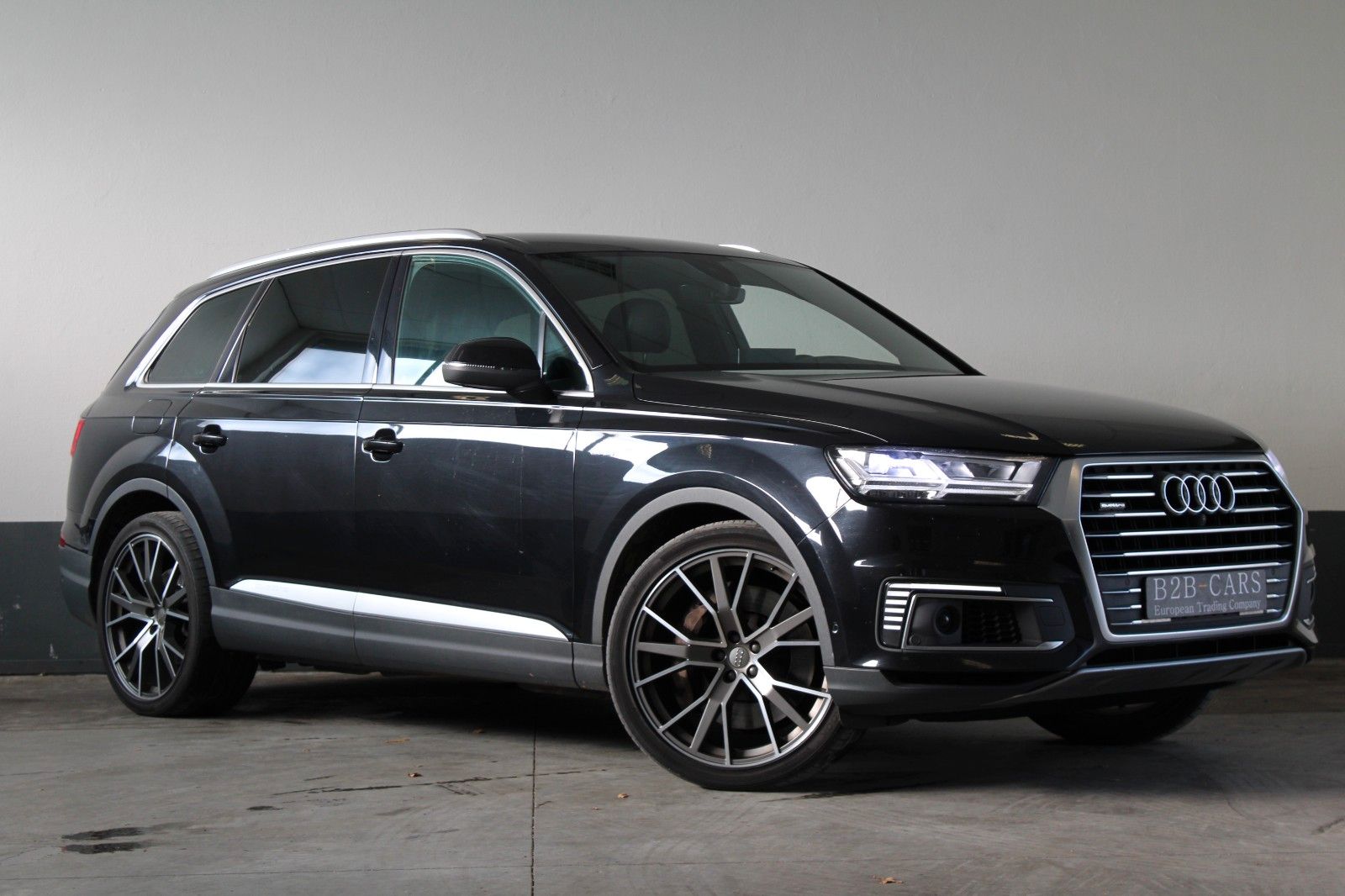 AUDI Q7 e-tron 3.0 TDI Quattro - S-line - Leder - LED