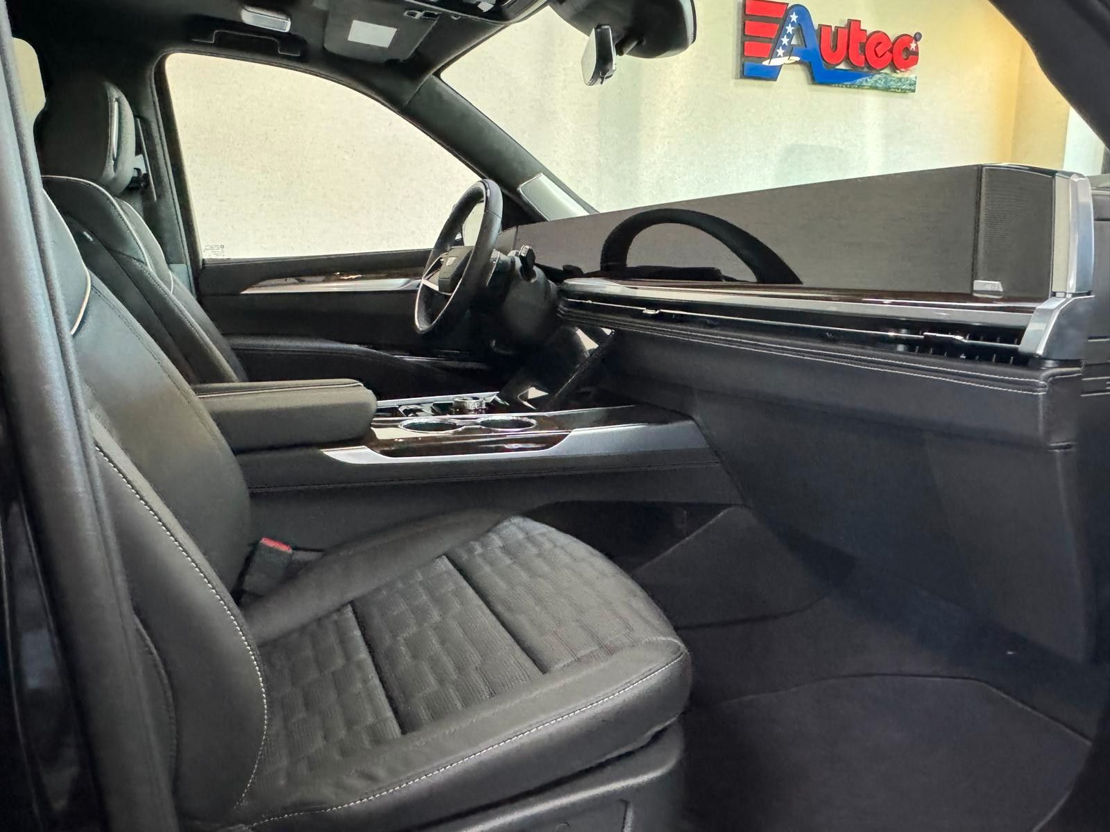 Fahrzeugabbildung Cadillac 2026 ESCALADE SPORT PLATINUM 6.2 V8-24"-ABV EXEC
