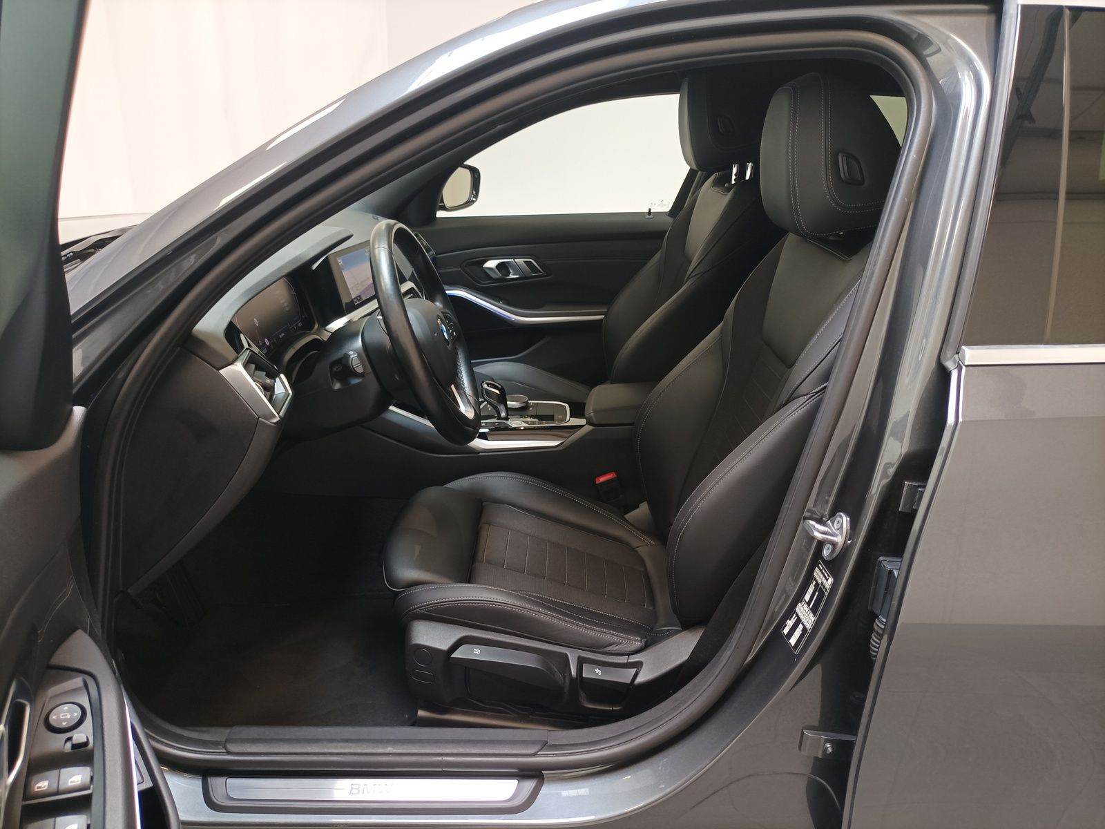 BMW 3er - 320 d Sport Line|Navi|PDC|Sitzhzg. foto 8