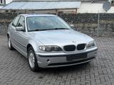 BMW 325i Lim.*Aut.*WENIG KM*ORIGINAL*SCHIEBEDACH* - BMW Gebrauchtwagen von 2004