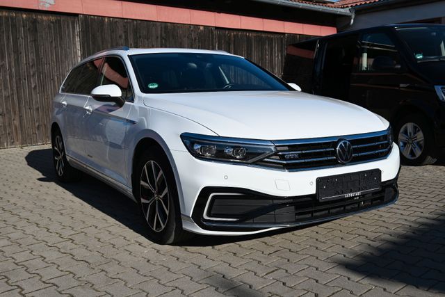 Volkswagen Passat Variant GTE/Matrix LED/Pano/AHK/ACC