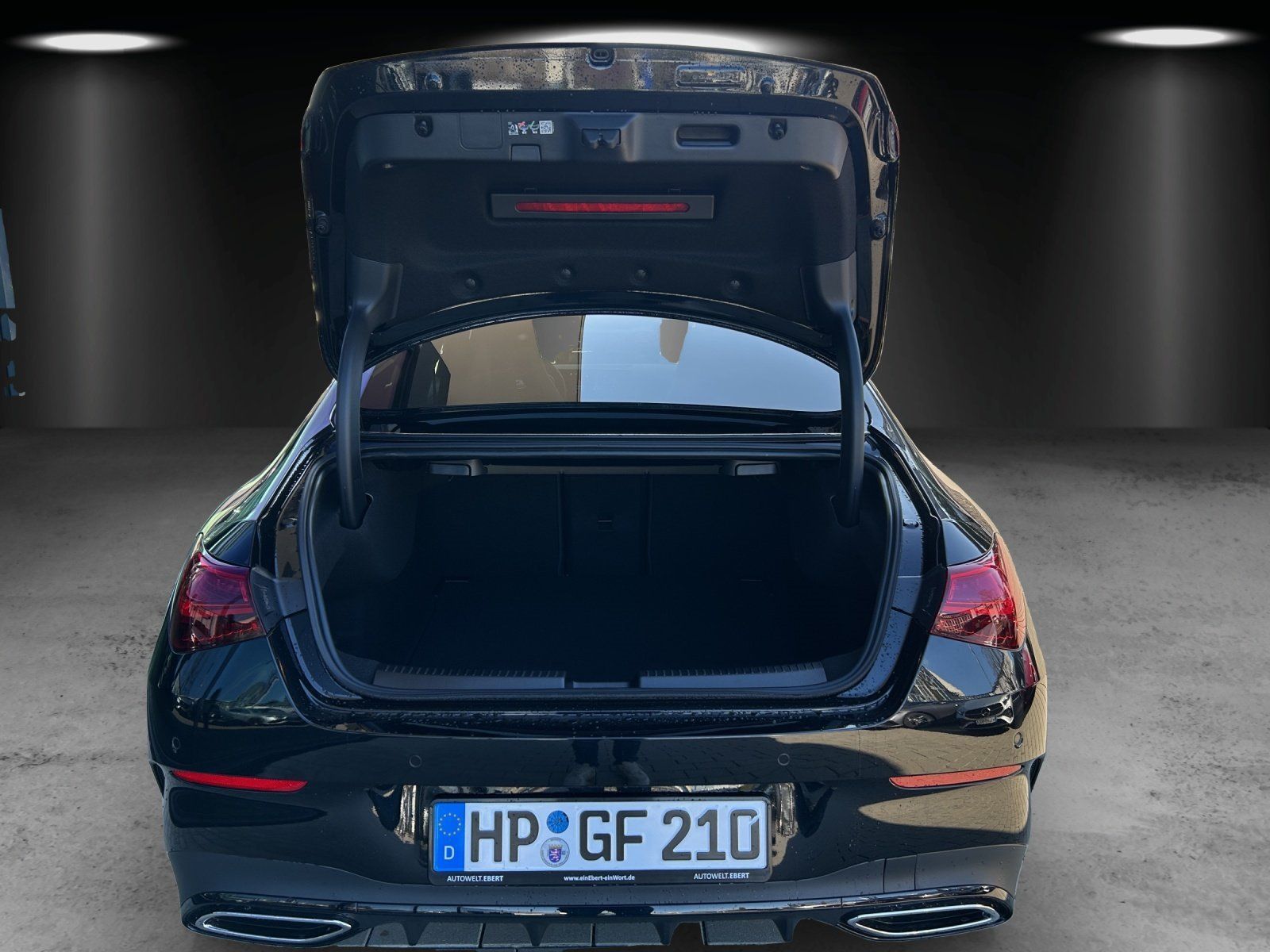 Fahrzeugabbildung Mercedes-Benz CLA 220 d Coupé AMG Pano DISTR KeyGo MULTIBEAM