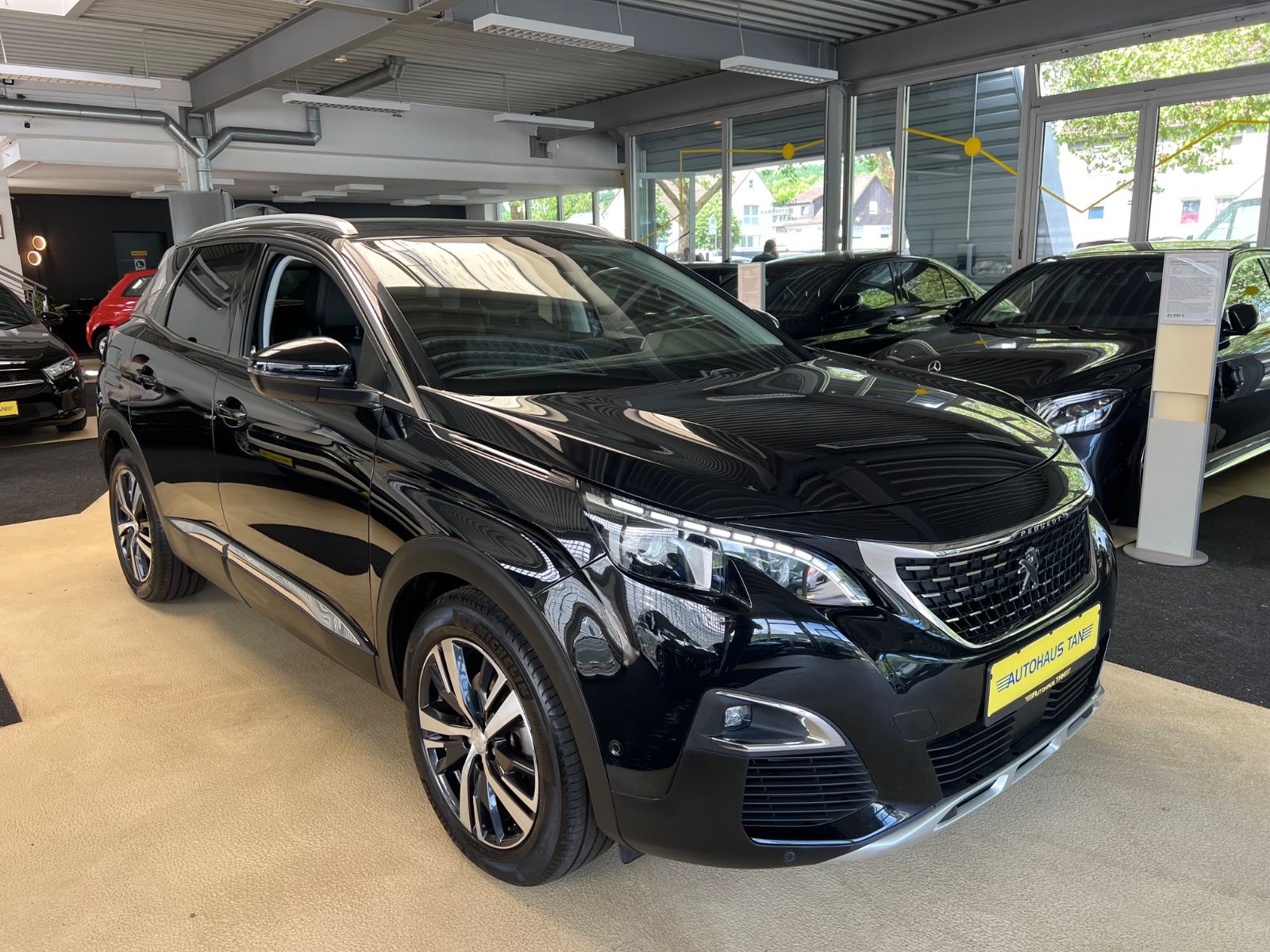 Fahrzeugabbildung Peugeot 3008 Allure
