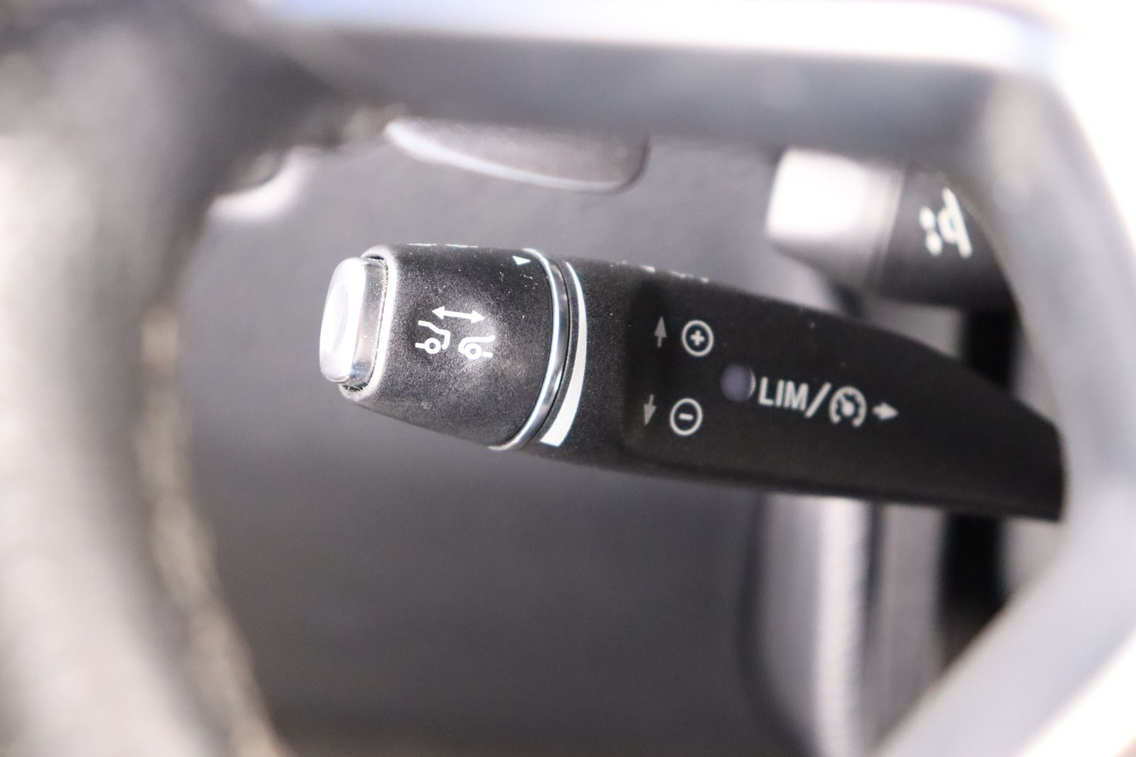 Fahrzeugabbildung Mercedes-Benz G 350 BlueTEC DESIGNO DIS * H&K 4x Sitzhzg. Navi