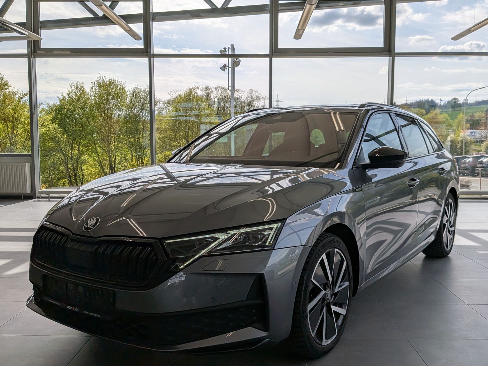 Fahrzeugabbildung SKODA Octavia 2.0 TDI Sportline Matrix Canton Pano ACC