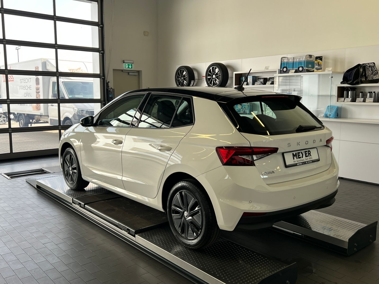 Fahrzeugabbildung SKODA Fabia IV Selection 1.0 TSI DSG *AHK, LED, SmartL