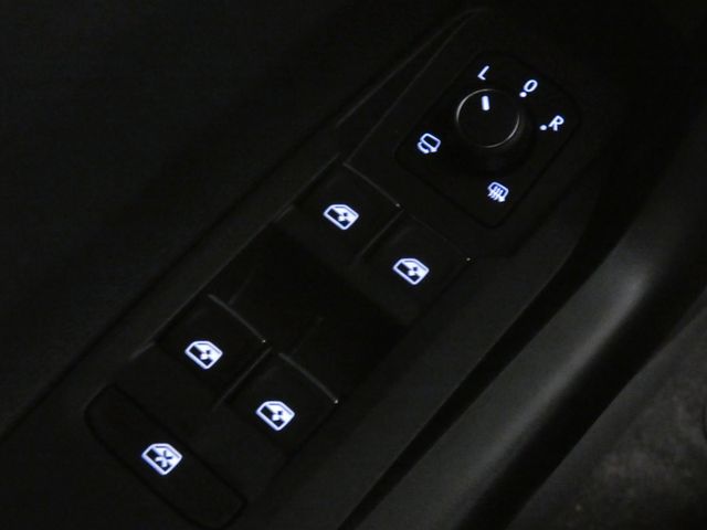 Polo 1.0 TSI R-Line DSG PANO KAMERA GARANTIE