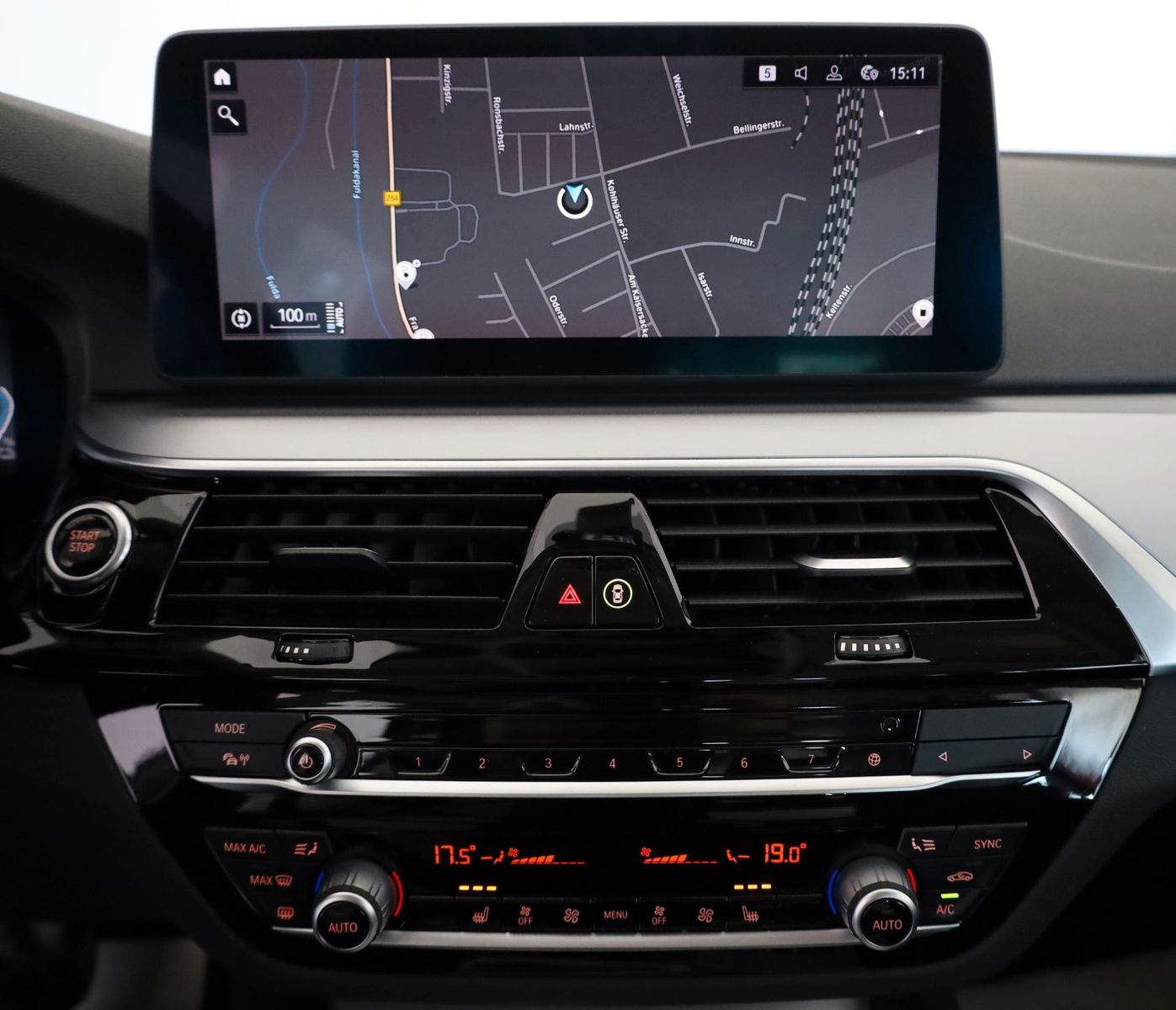 Fahrzeugabbildung BMW 530 e Touring,Leder,Navi,LED,SH,Kamera,HUD