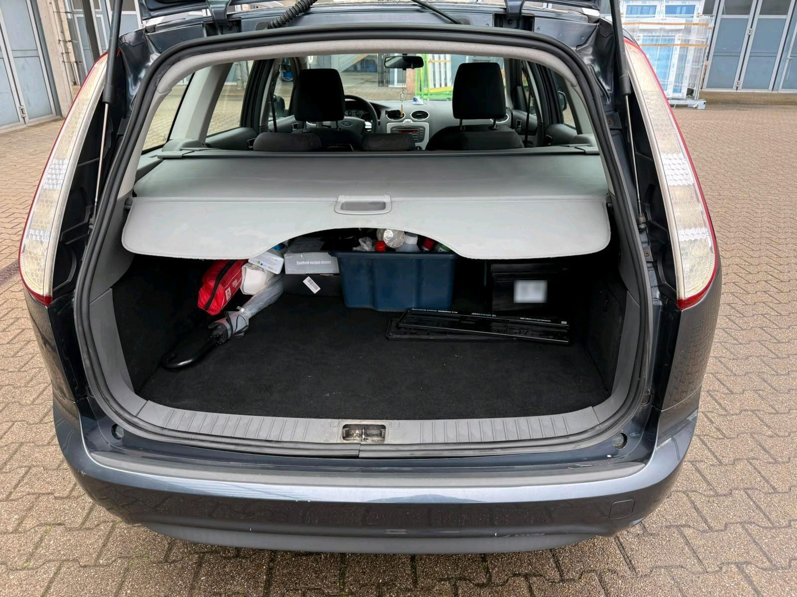 Ford Focus 2010 — photo 6