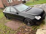 Mercedes-Benz Mercedes C 220 CDI zu Verkaufen (Anzeige b... - gebrauchte Mercedes-Benz C 220 aus dem Jahr 2001