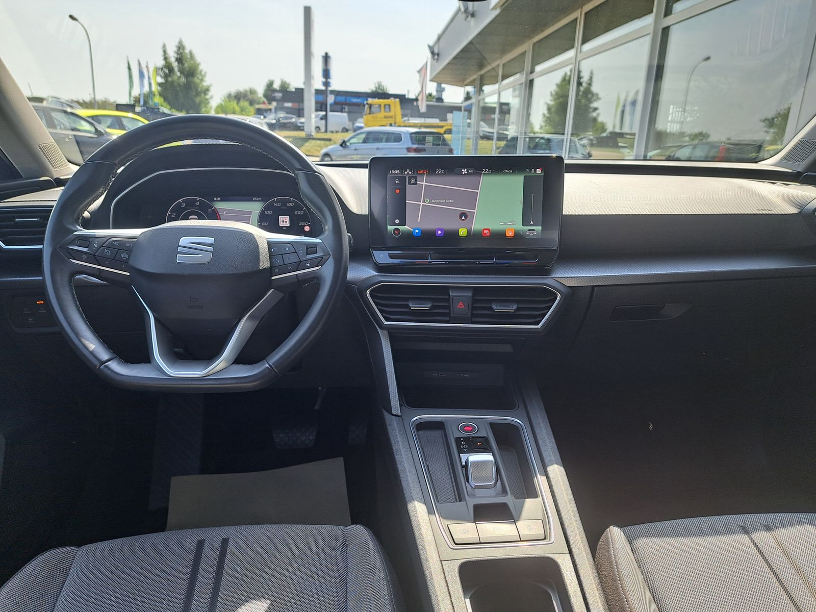 Fahrzeugabbildung SEAT Leon Style ST 2.0 TDI DSG LED PARK-ASSIST NAVI