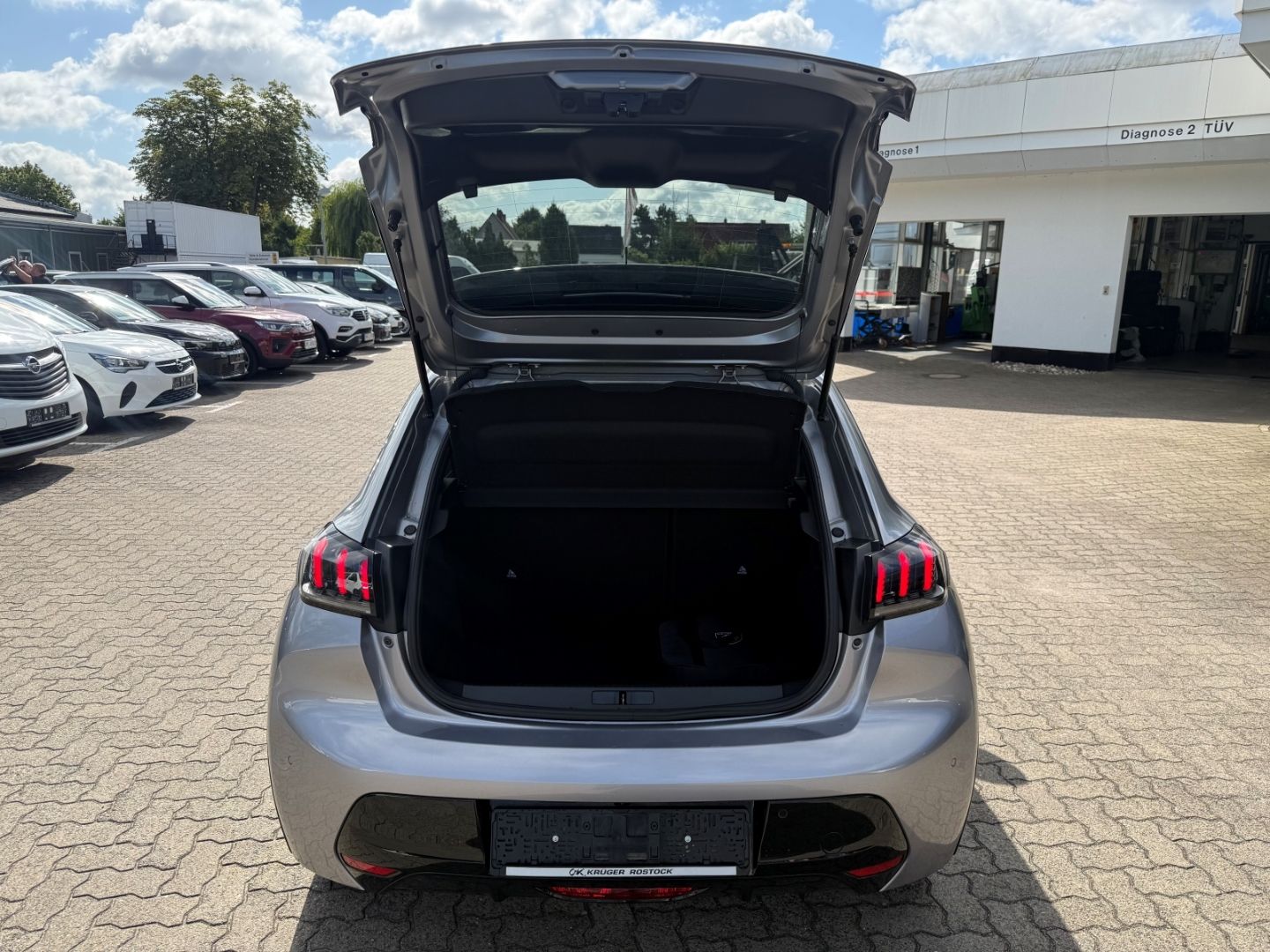 Fahrzeugabbildung Peugeot 208 -e Allure Pack SHZ+Kamera+11KW Schnelllader