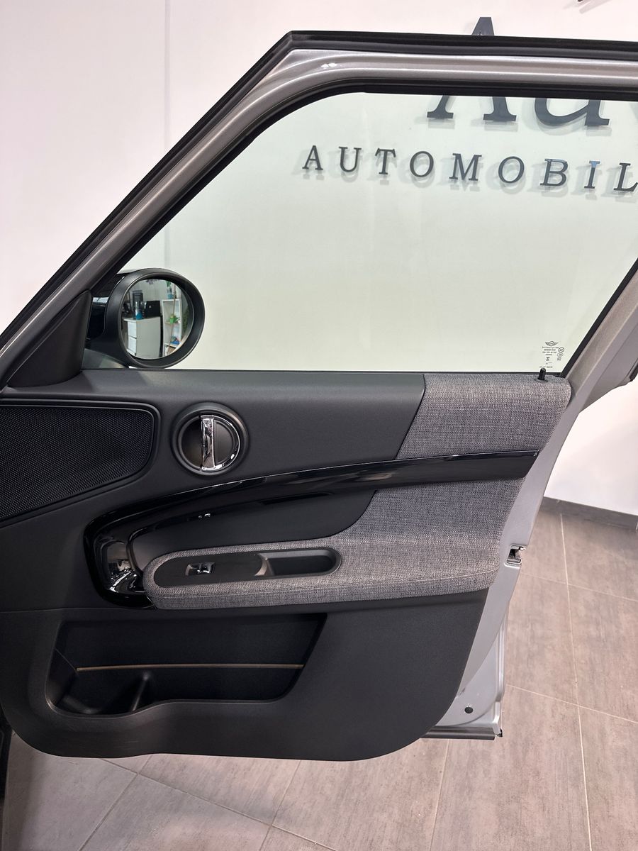 Fahrzeugabbildung MINI Countryman S Cooper All4 Black NAV+LED+KAM