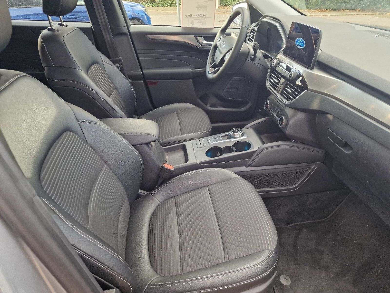 Fahrzeugabbildung Ford Kuga Plug-In Hybrid Titanium X