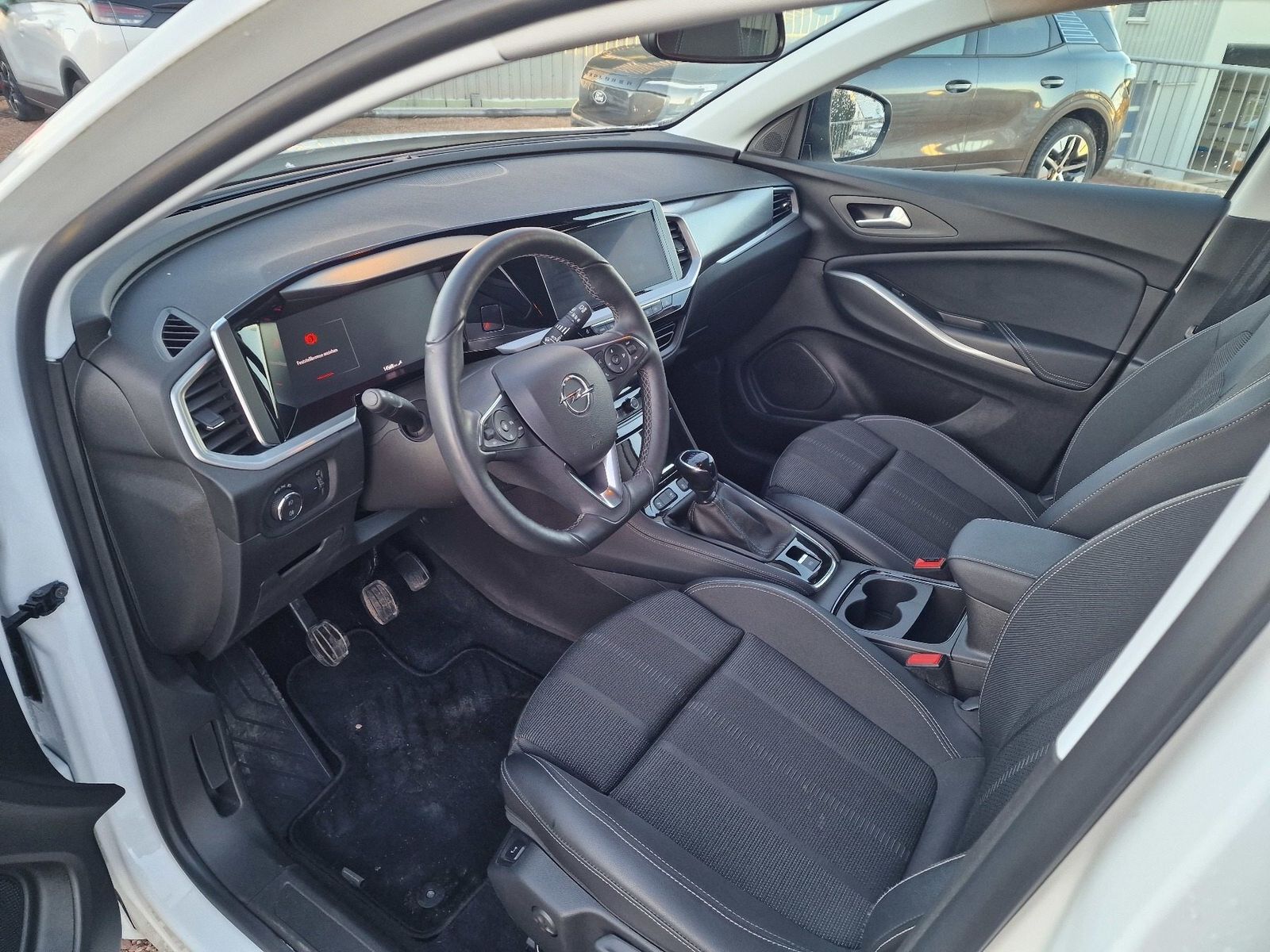 Fahrzeugabbildung Opel Grandland Elegance