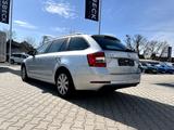 Skoda Octavia Combi 2.0 TDI Ambition *Navi PDC DAB* - Skoda Octavia mit Diesel-Antrieb: Allradantrieb, Kombi, 2.0