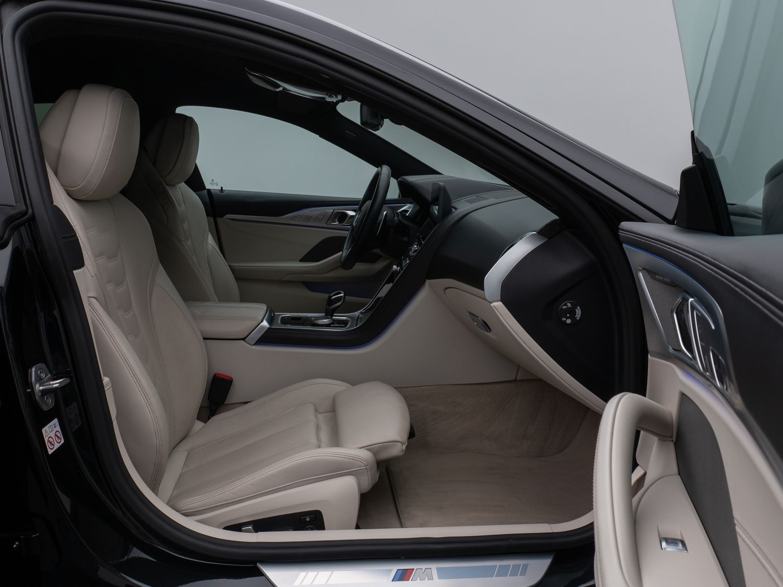 Fahrzeugabbildung BMW 840d xD Gran Coupè Laser 360°HUD SoftCl DisplKey