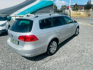 Volkswagen Passat Variant - 8