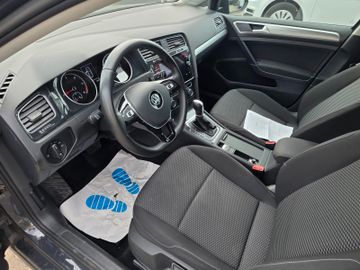 Volkswagen Golf - 10