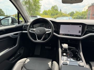 Volkswagen Touareg - 9