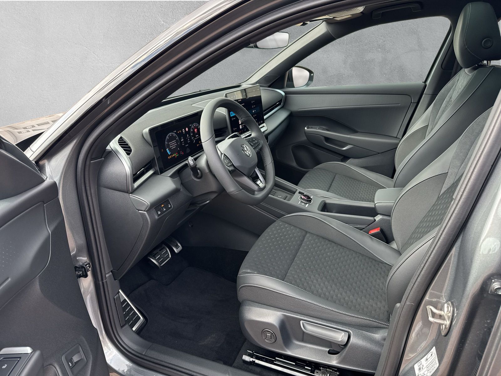 Fahrzeugabbildung Volkswagen T-Roc R-Line TSI 110 kW 7-Gang DSG