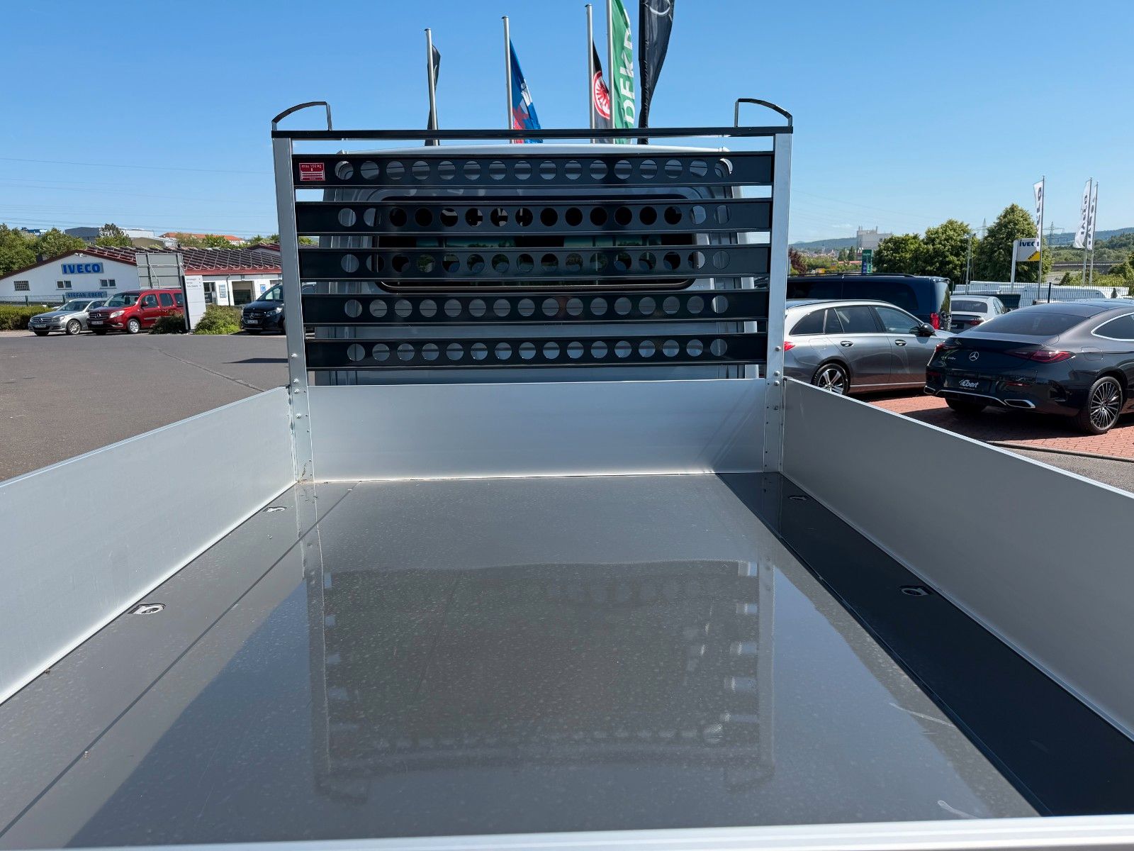 Fahrzeugabbildung Mercedes-Benz Sprinter 519 CDI DoKa Henschel 3-S-Kipper