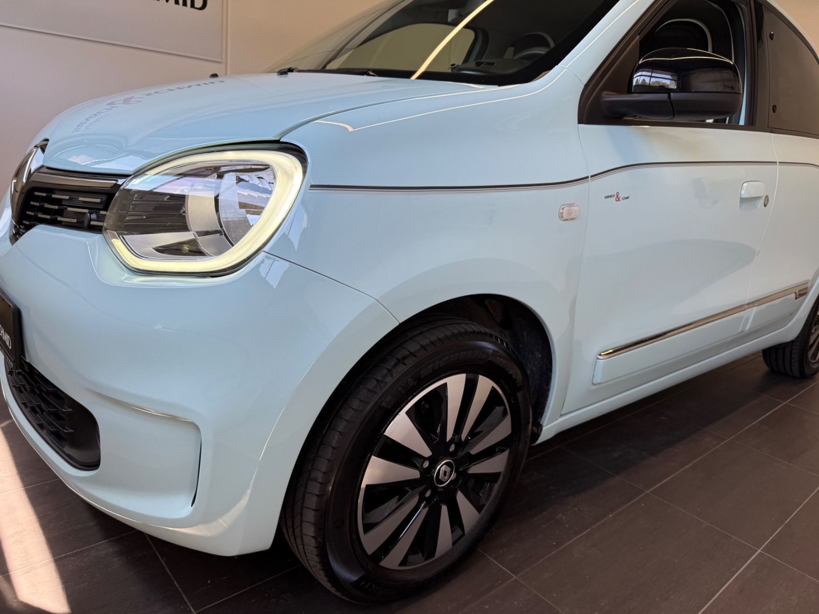 Fahrzeugabbildung Renault Twingo Techno Electric, Navi, Rückfahrkamera