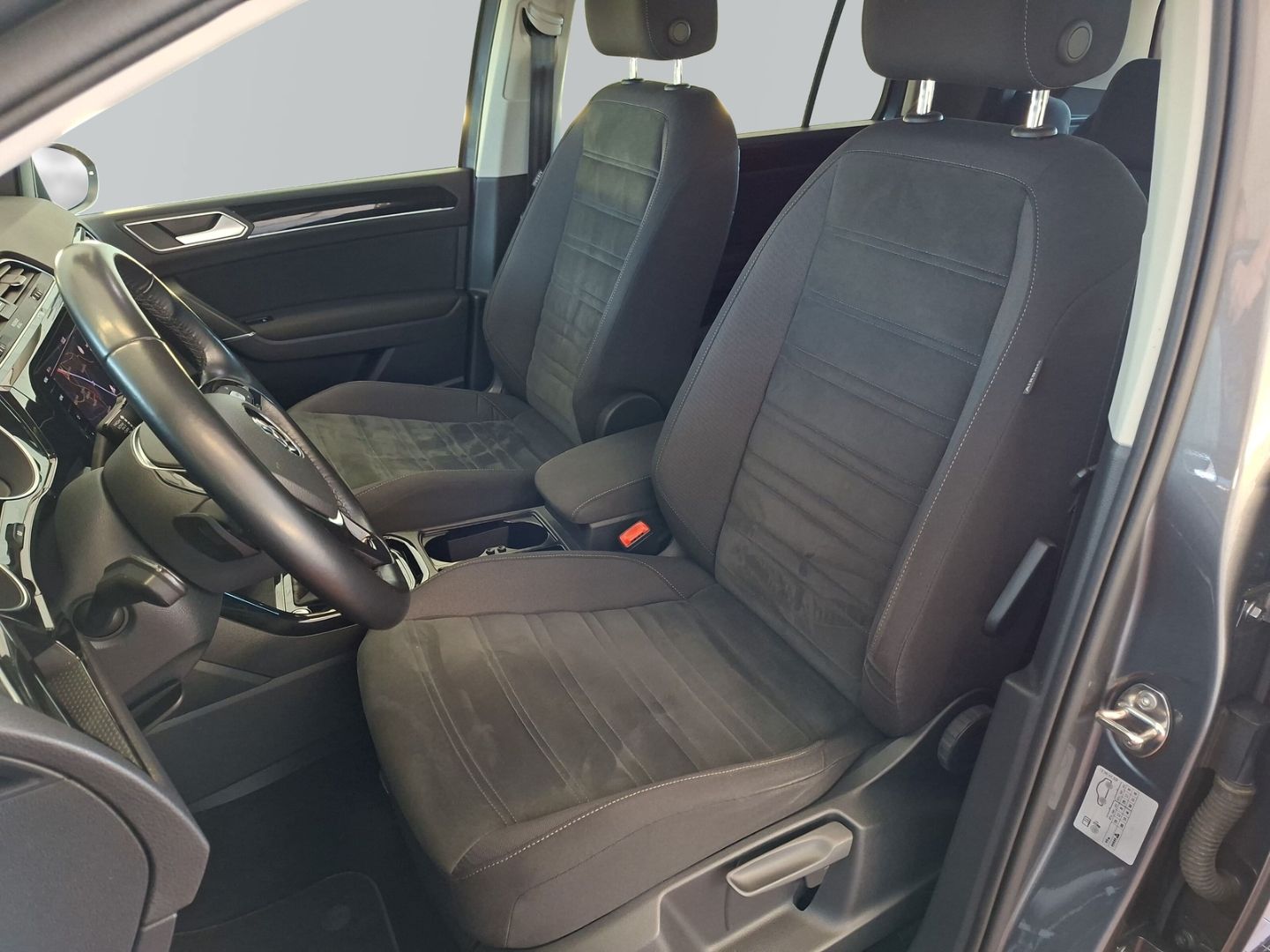 Touran 2.0 TDI DSG Highline *AHK*KEYLESS*NAVI*KA