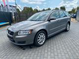 Volvo V50 Kombi 2.0 D Momentum - gebrauchte Volvo V50 aus dem Jahr 2008