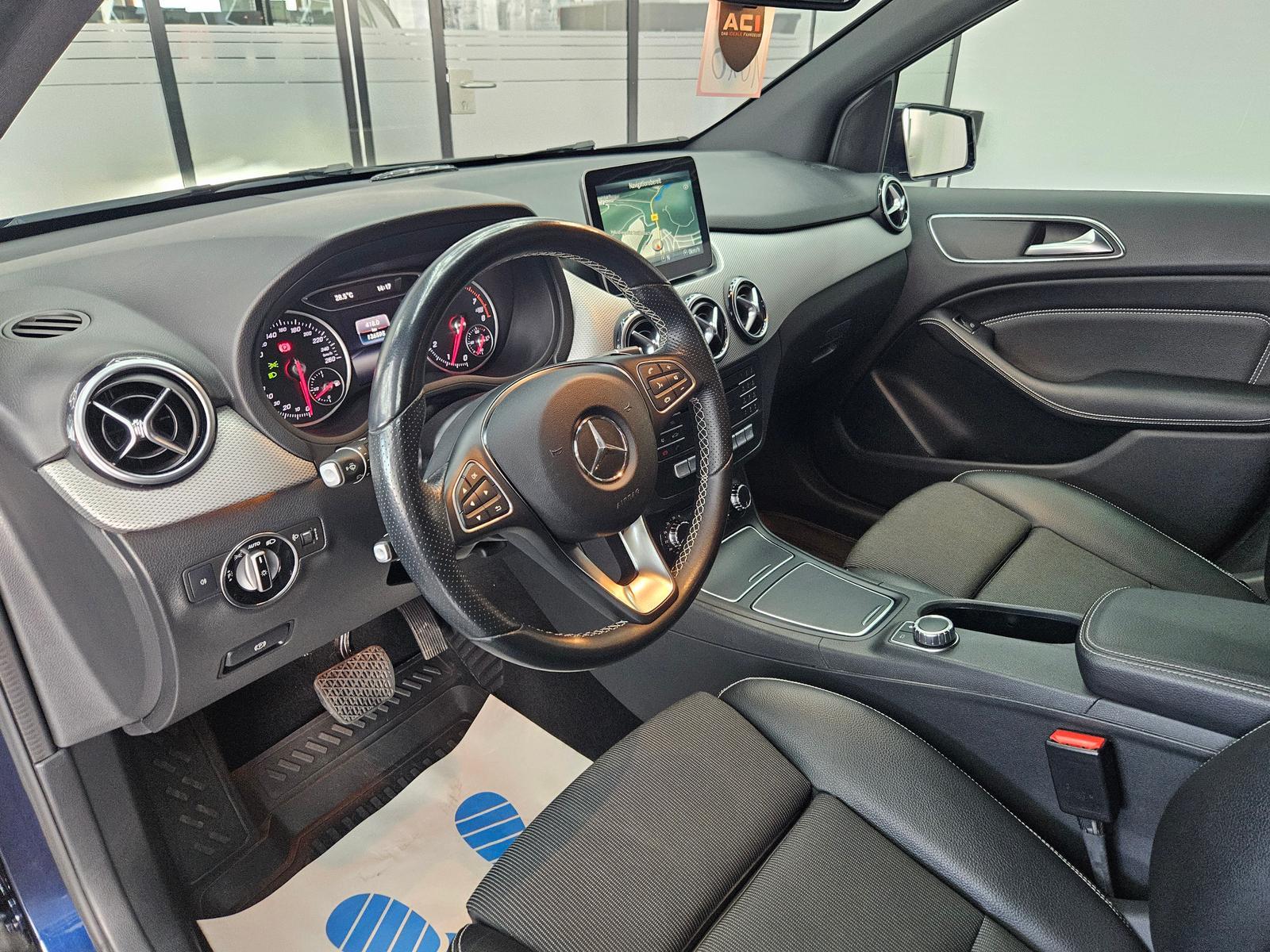 Mercedes-Benz B 180 1,6 Urban Business, Temp., LED, Navi, PDC