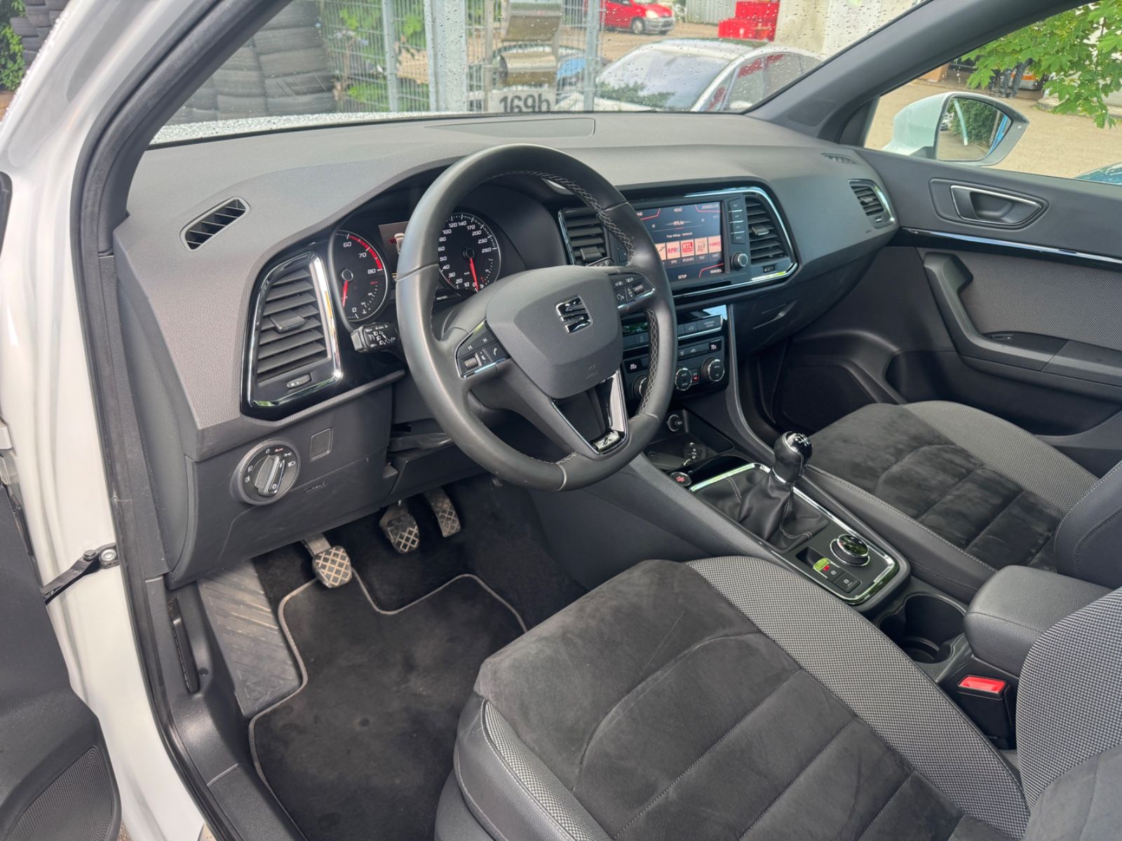 Fahrzeugabbildung SEAT Ateca Xcellence LED+Navi+AHK+Bluetooth