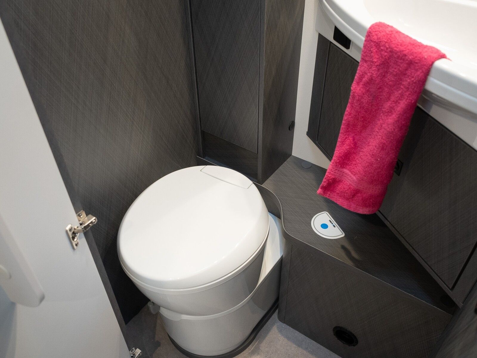 Fahrzeugabbildung Etrusco T-Modell Base 7.4 SB MJ26*Markise*Hubbett*Pakete