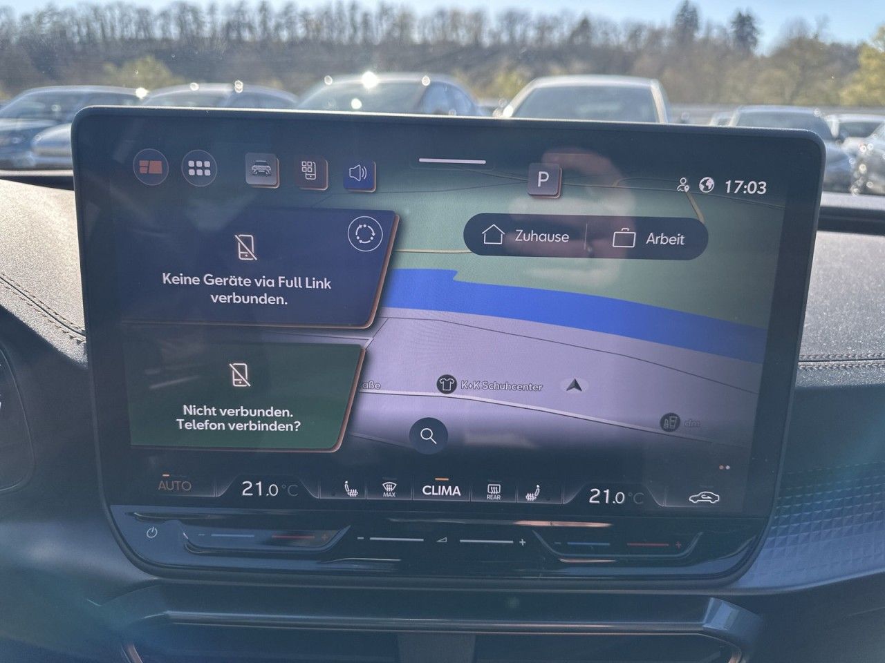 Fahrzeugabbildung CUPRA Leon Sportstourer VZ 2.0 TSI 333 PS DSG 4Drive - mit KI generiert/bearbeitet