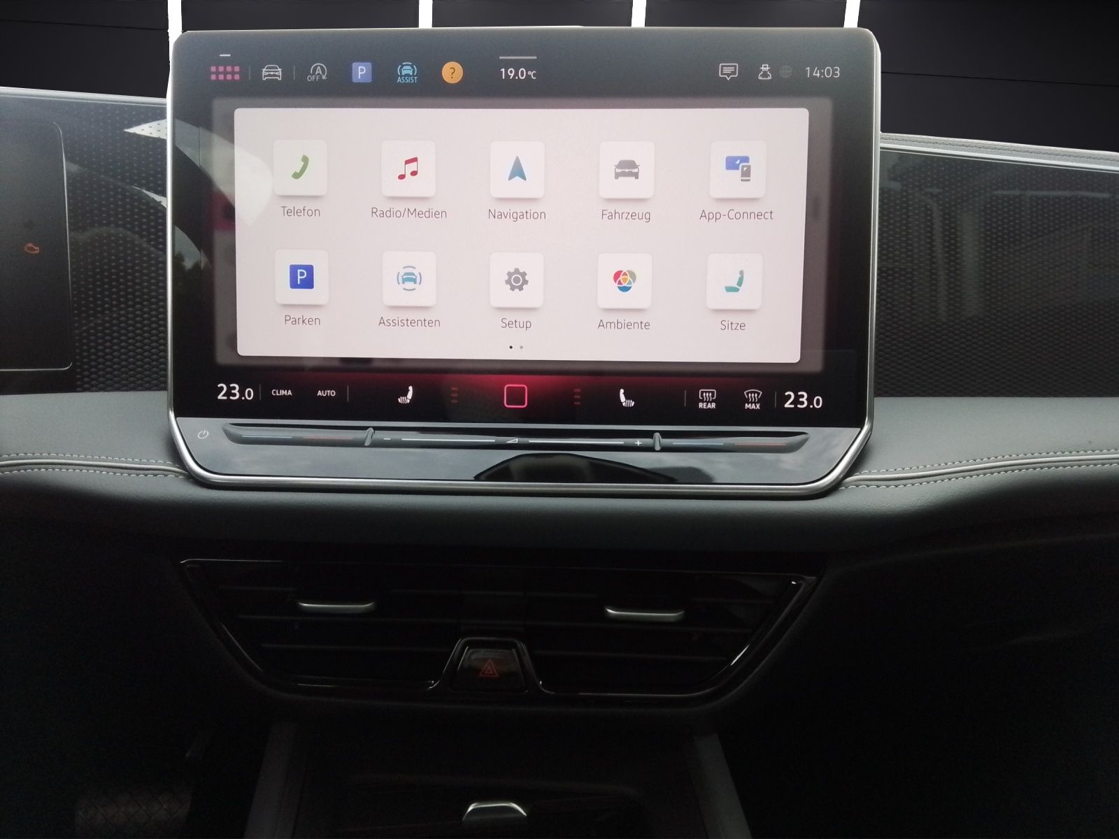 Fahrzeugabbildung Volkswagen Passat TDI DSG Business LED ACC AHK NAVI TRAILER
