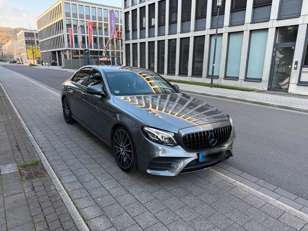 Image of Mercedes-Benz E 300