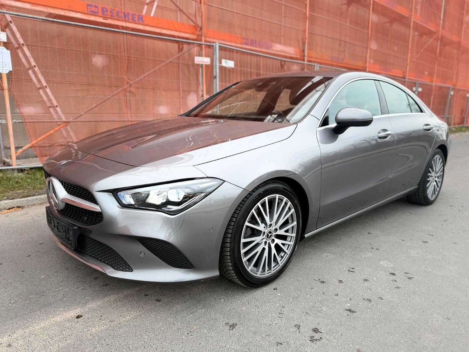 Mercedes-Benz CLA 180*1.Besitz*Scheckheft*Leder*R-Kamera*Xenon