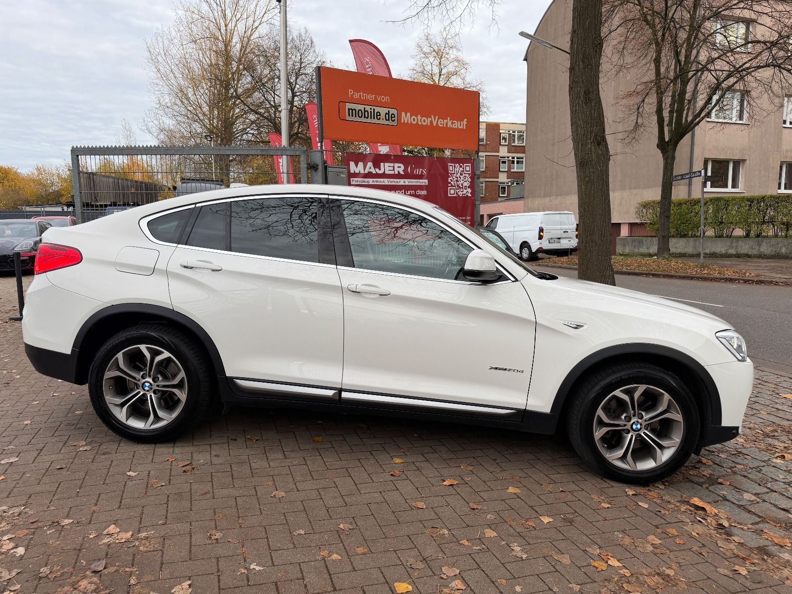 Fahrzeugabbildung BMW X4 xDrive 20 d xLine*BIXEN*TEILLEDER*PDC*NAVI*