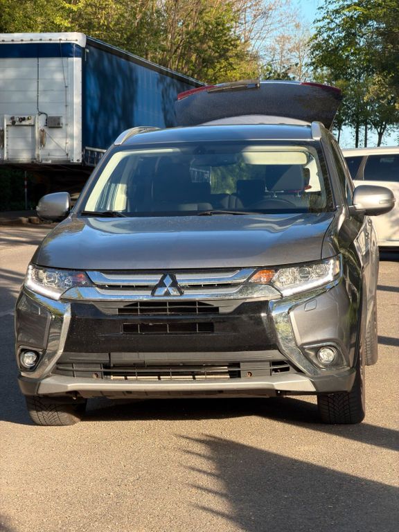 Image of Mitsubishi Outlander