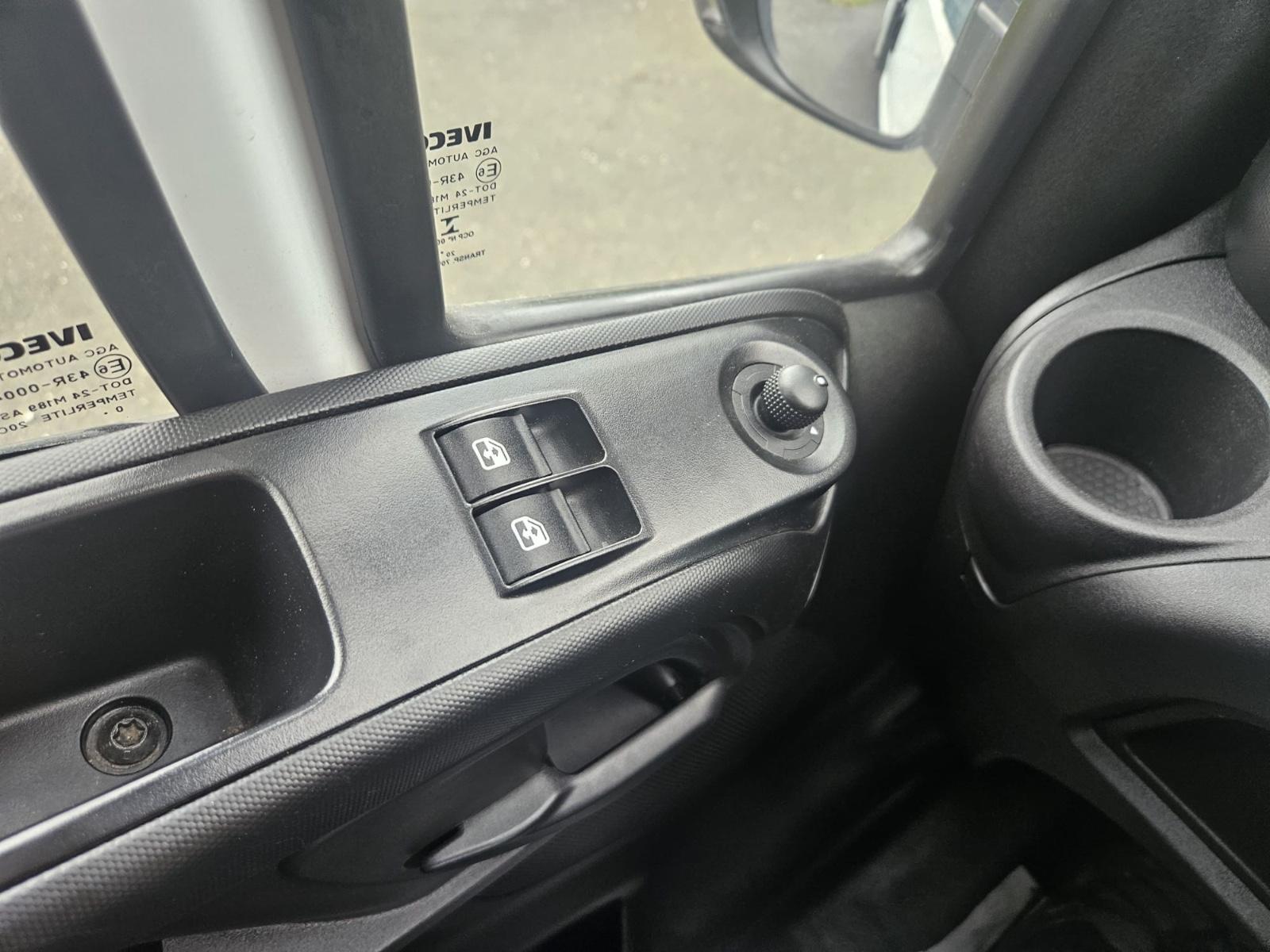 Iveco Daily 35S16 Pritsche lang AHK 3.5t Tempomat AC