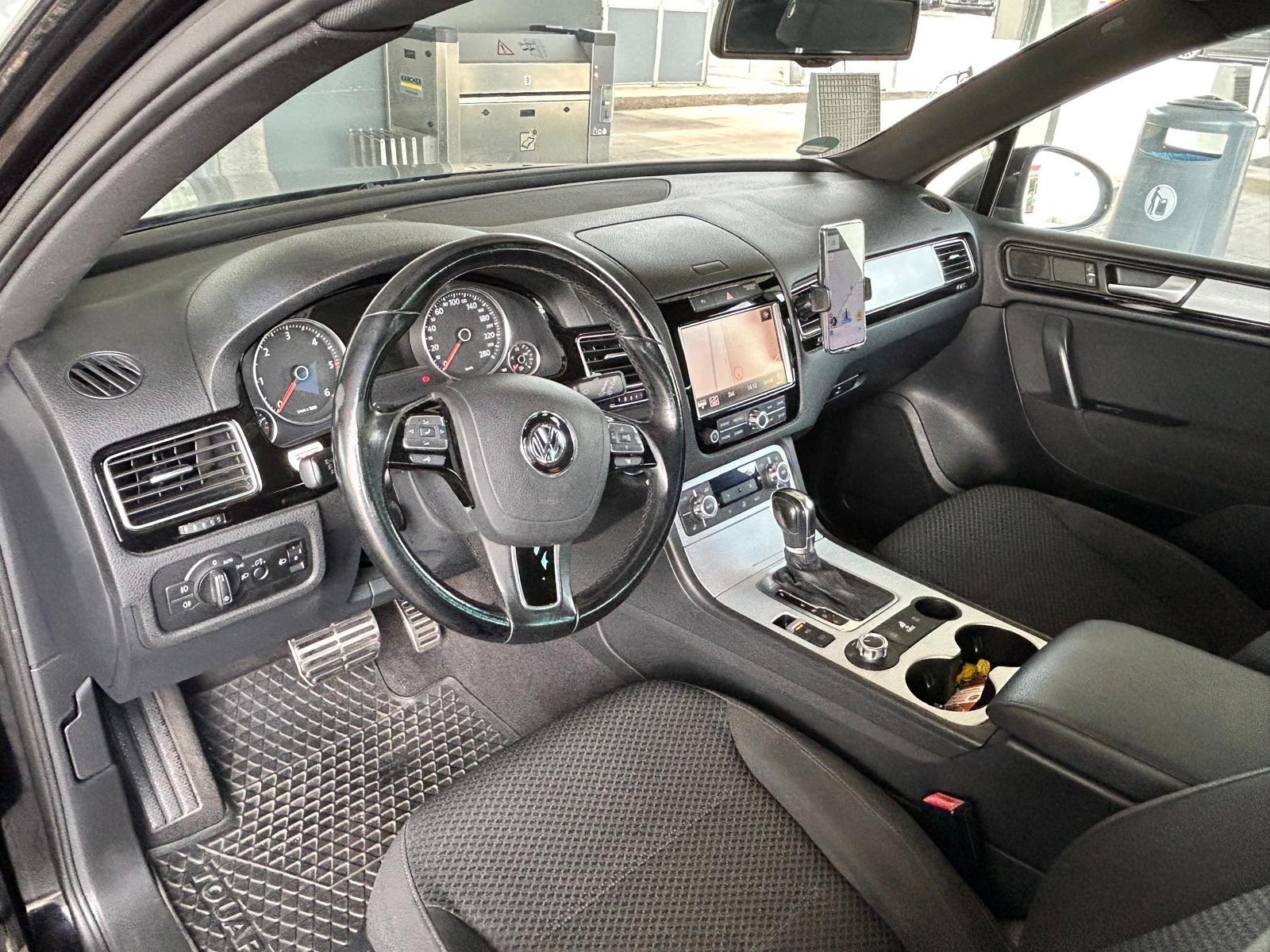 Volkswagen Touareg V6 TDI 240ch - 2 ème main - Attelage - Carnet entretien - Freins & pneus neufs