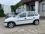 Opel Corsa Automatik mit neue TÜV - Opel Corsa aus 2000 mit Benzin-Antrieb: Kleinwagen