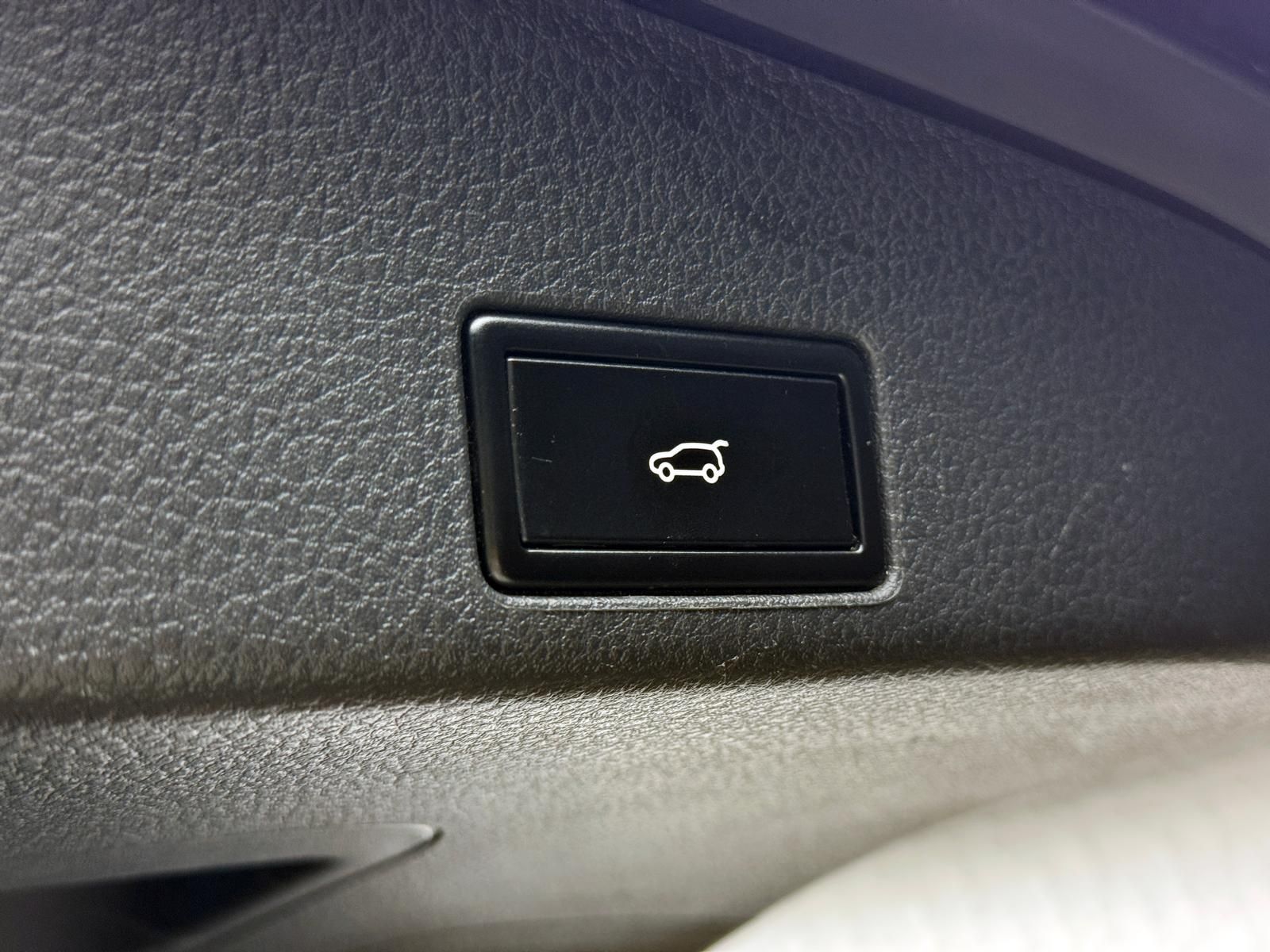 Fahrzeugabbildung Volkswagen 3.0 TDI R-LINE/4MOTION/STANDHZ/LUFT/KEY/AHK/360°