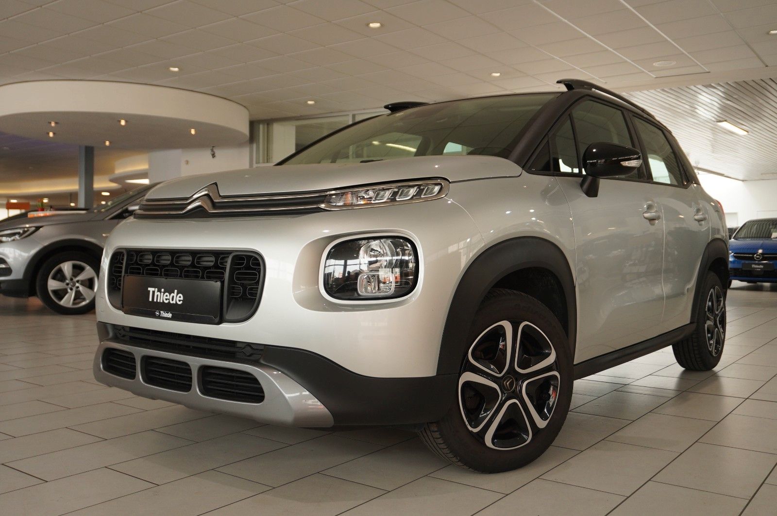Fahrzeugabbildung Citroën C3 Aircross 1.2 FEEL NAVI/LED/SHZ/PDC/TEMP./AHK