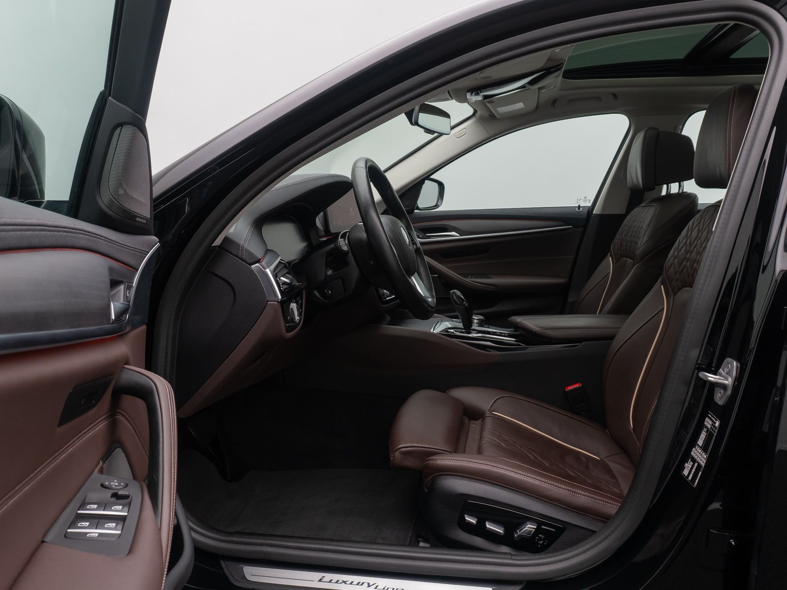 Fahrzeugabbildung BMW 530d Luxury Line HUD DAB H/K Panorama Individual