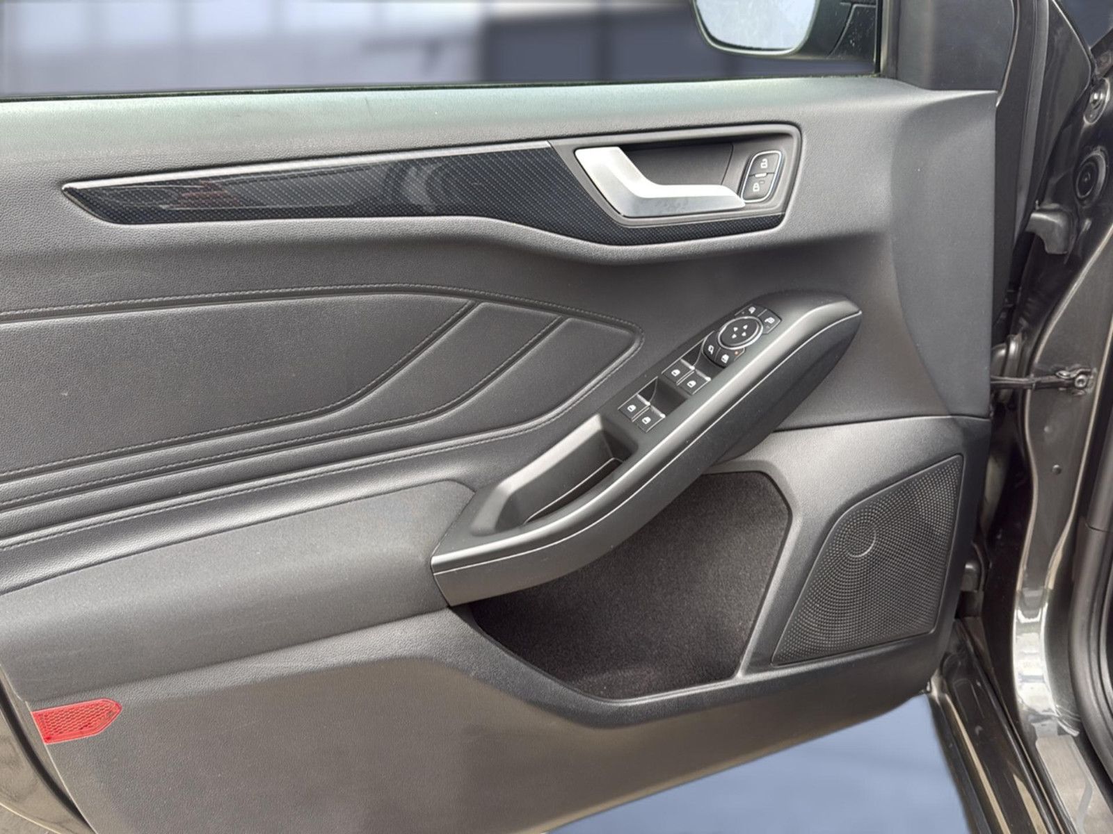 Fahrzeugabbildung Ford Focus Turnier ST-Line/
