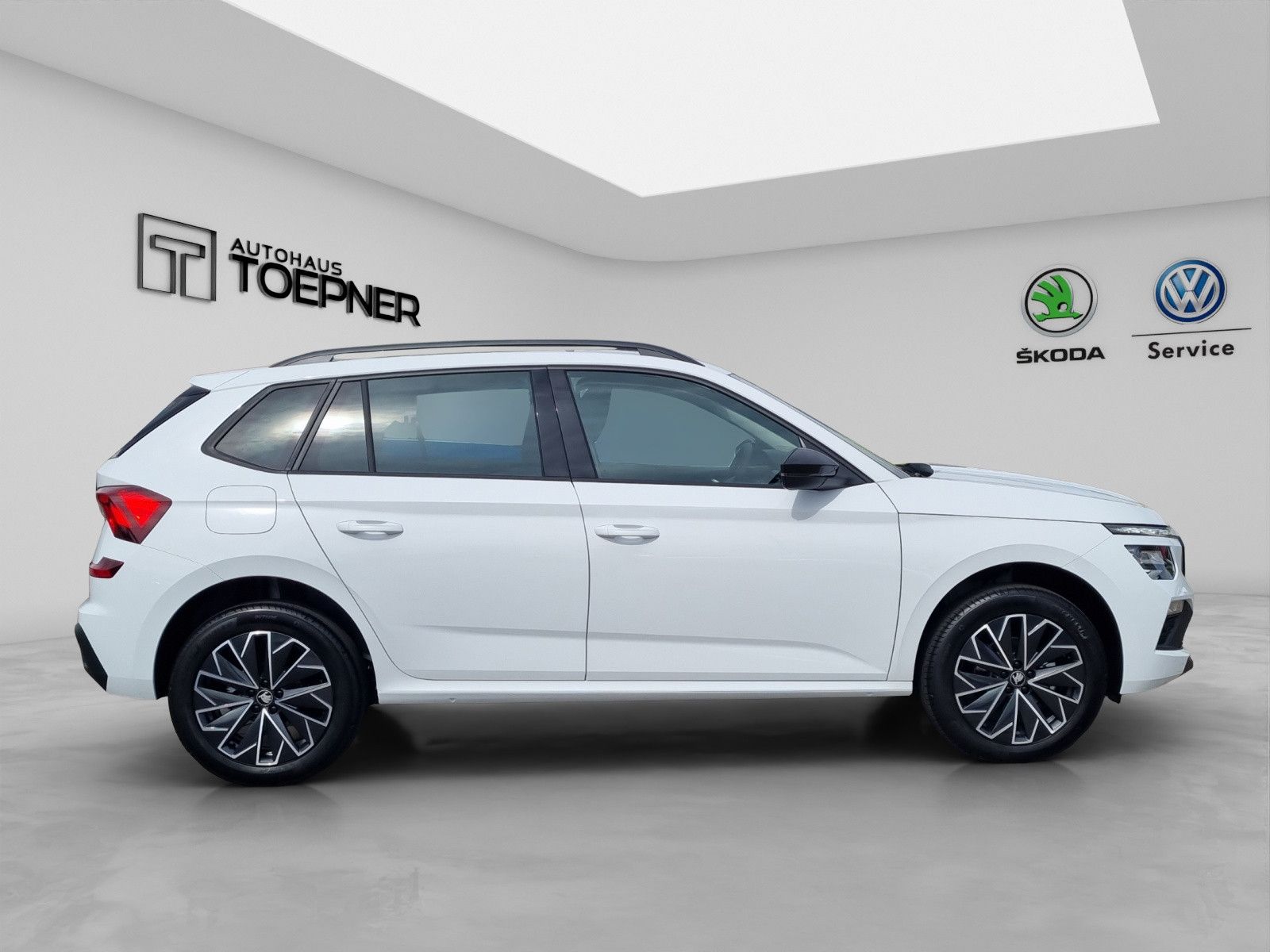 Fahrzeugabbildung SKODA Kamiq Balance 1,5 TSI AHK Simply Clever Black