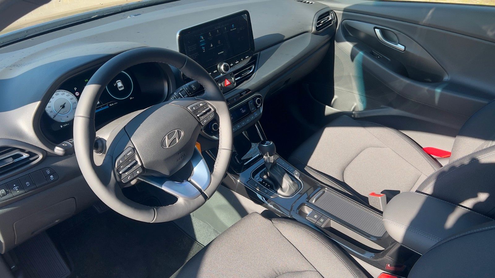 Fahrzeugabbildung Hyundai i30 1.0 T-GDI Advantage *Navi*CarPlay*RFK*LED*