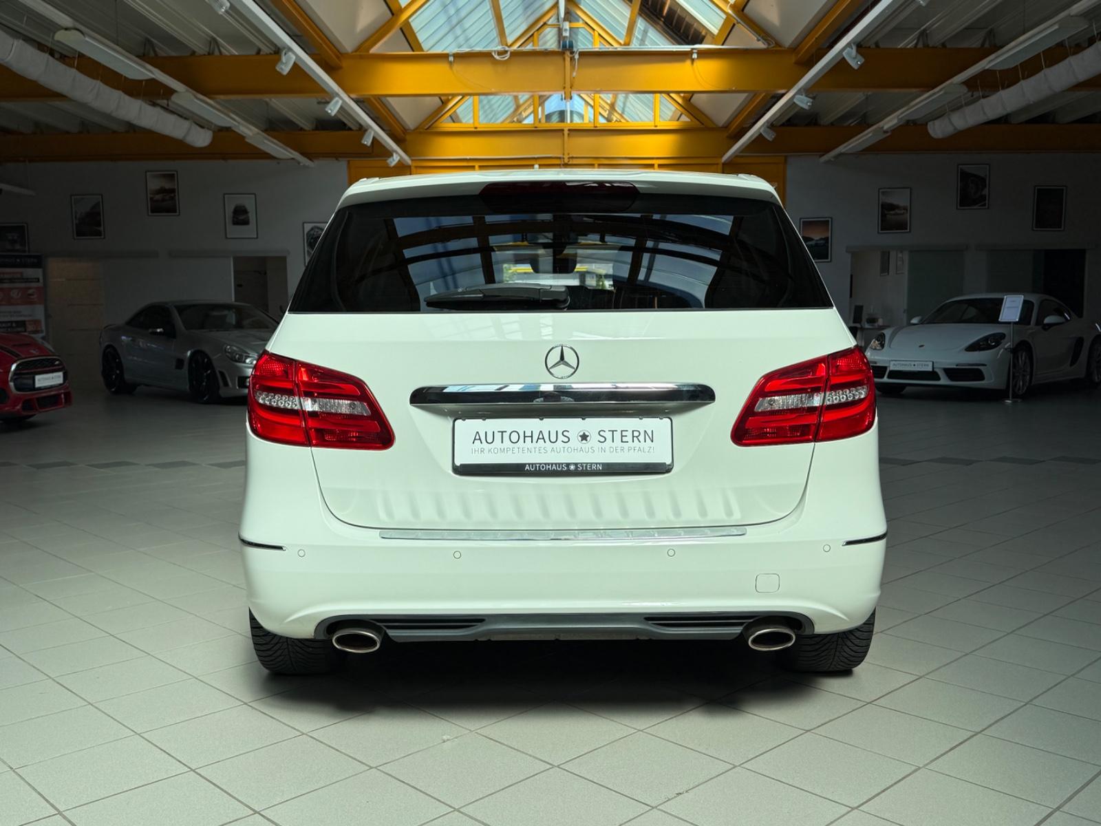 Mercedes-Benz B180|SHZ|PDC|Klimaanlage|Xenon|2.Hand|Bluetooth