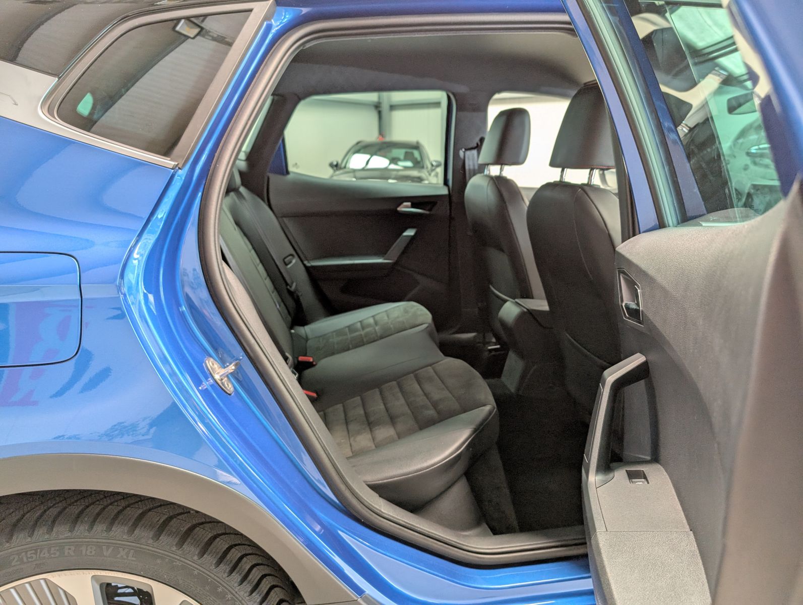 Fahrzeugabbildung SEAT Arona 1.0 TSI FR DSG LED Dinamica ACC AHK Kamera