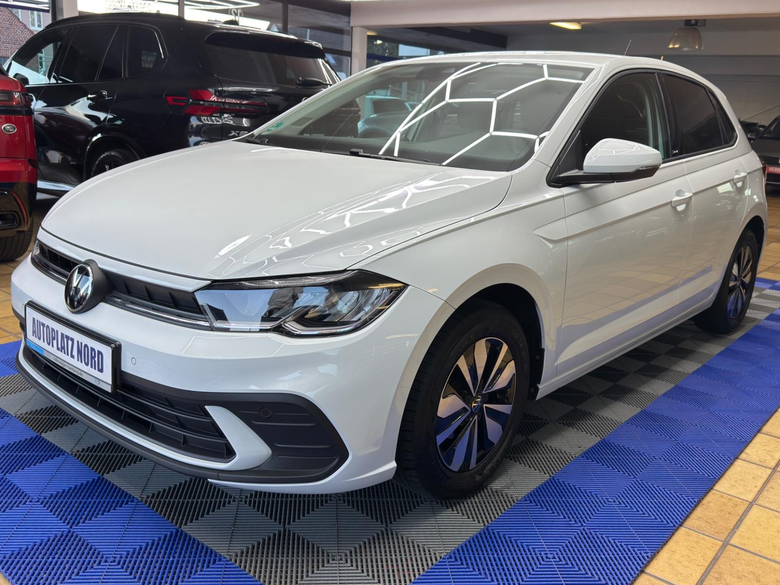 Volkswagen Polo VI Move / 14 tkm /Carplay/Assistenten